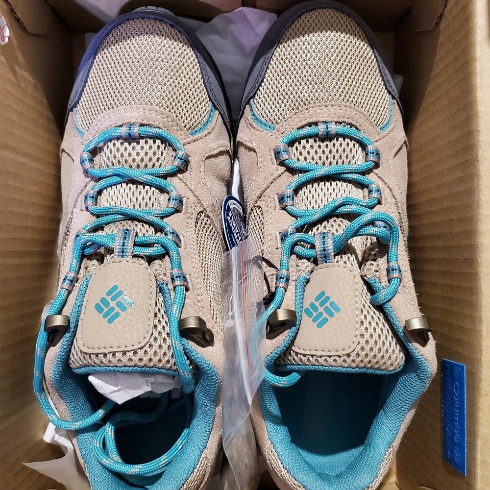 NWT Women's Columbia Hiking boots